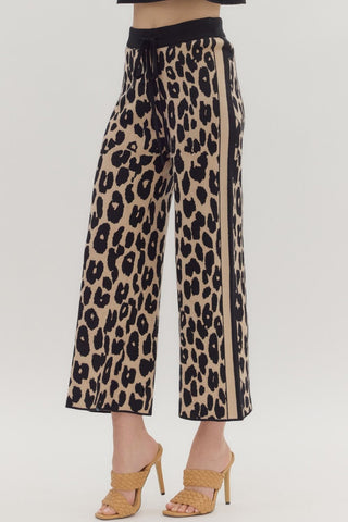 Animal print high-waist pant