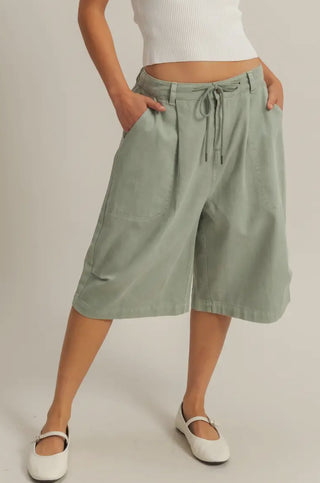Drawstring Waist Wide
Leg Jort