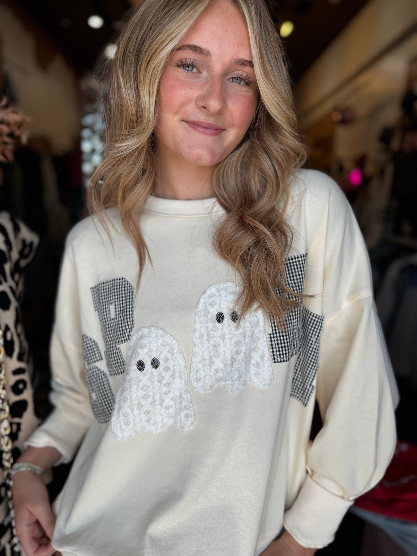 SPOOKY/PATCH SWEATSHIRT