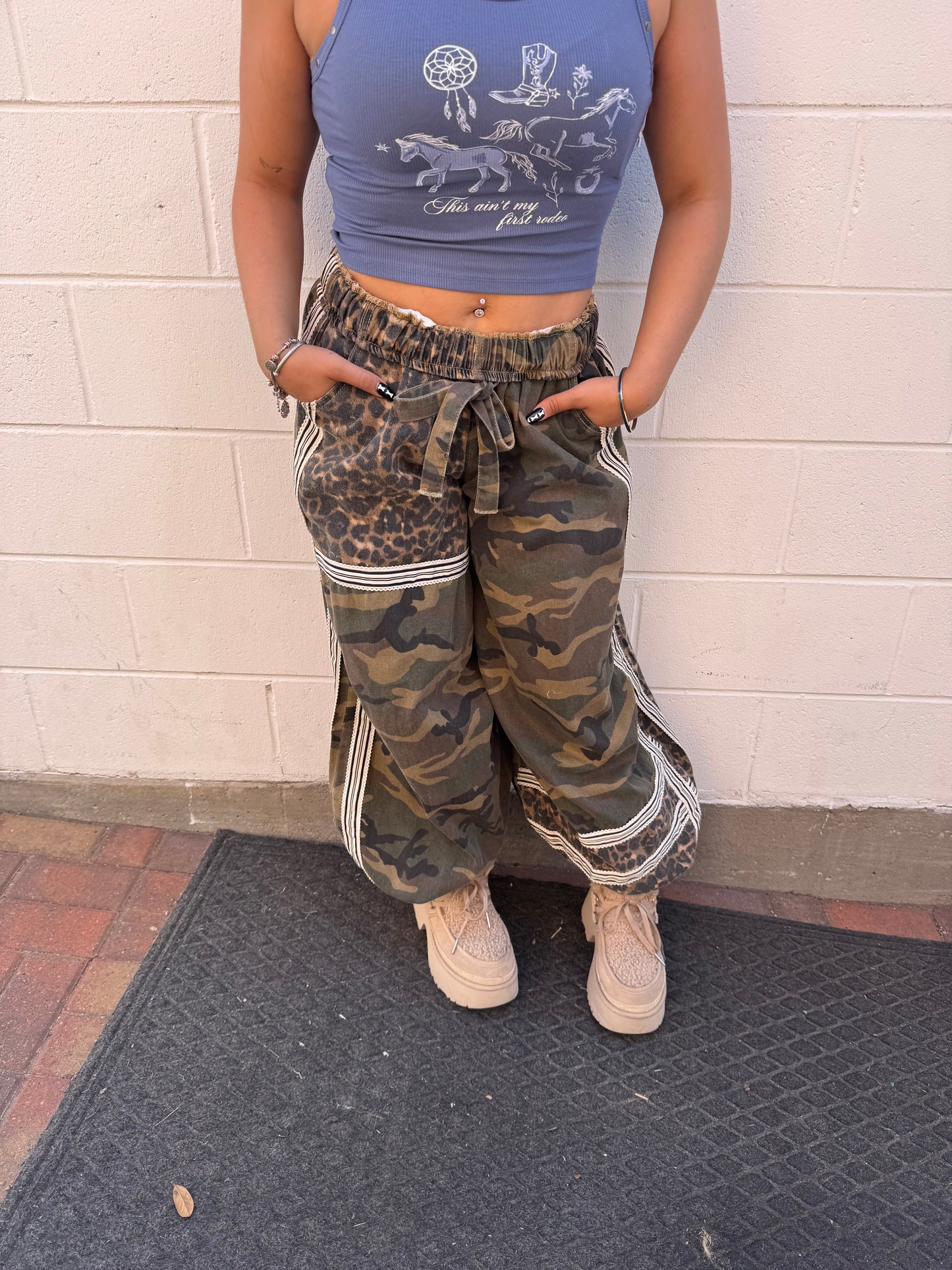 Printed Woven Contrast Band Trim Jogger Pants
