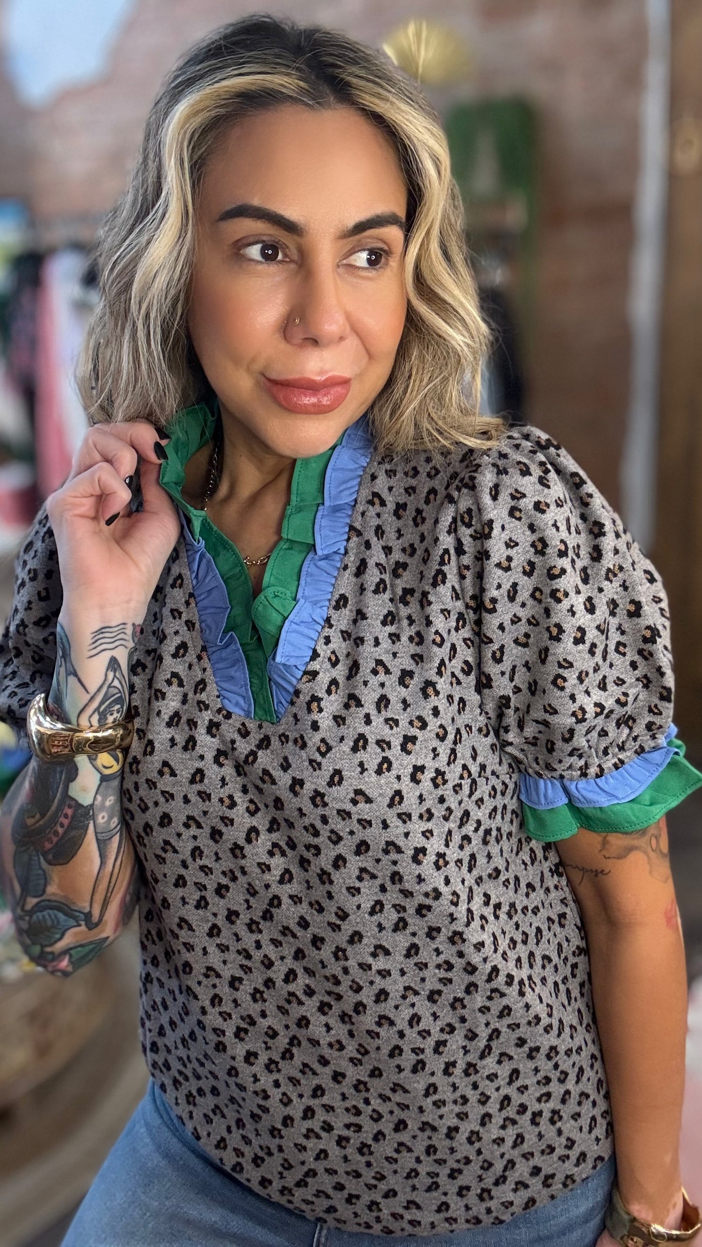 Double Contrast Ruffle
Detailed Animal Printed