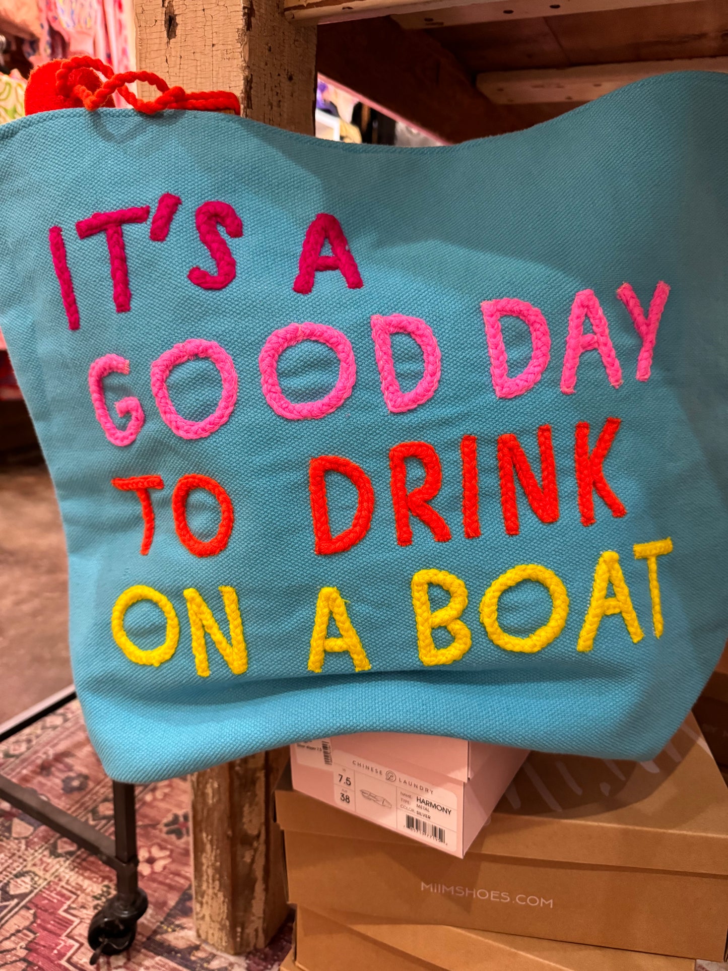 It’s a good day to drink on a boat tote