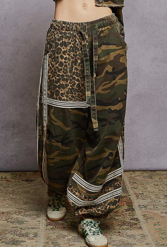 Printed Woven Contrast Band Trim Jogger Pants Camo baggy pants